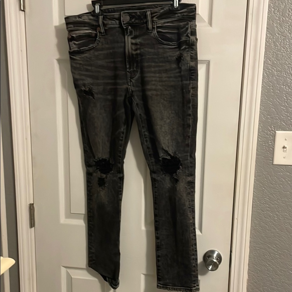 American Eagle Men’s Distressed Black Denim Jeans